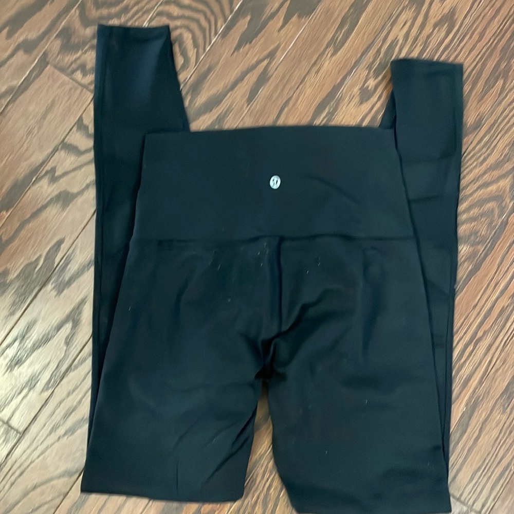 Lululemon leggings. Black. Size 6. 32 in inseam